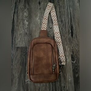 CLUCI Brown Leather Sling Backpack Crossbody Bag